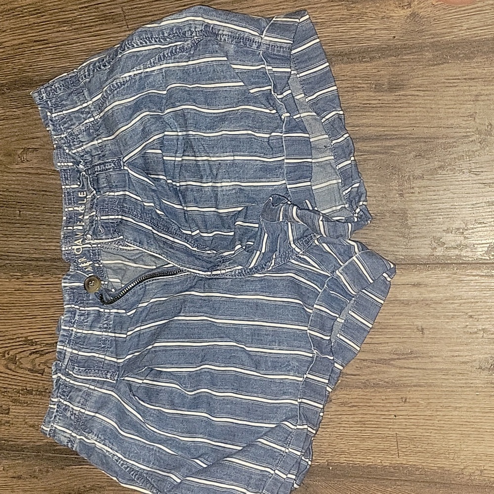 American eagle size 6 shorts